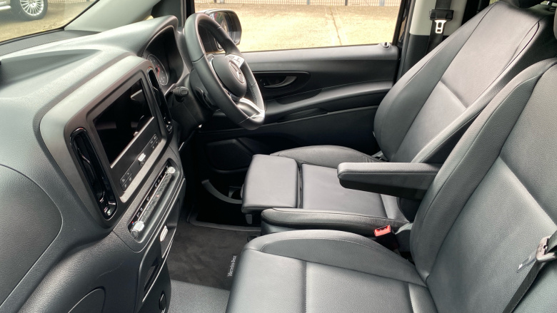 Mercedes-Benz Vito Tourer L3 Diesel Rwd 114 CDI Pro 9-Seater 9G-Tronic